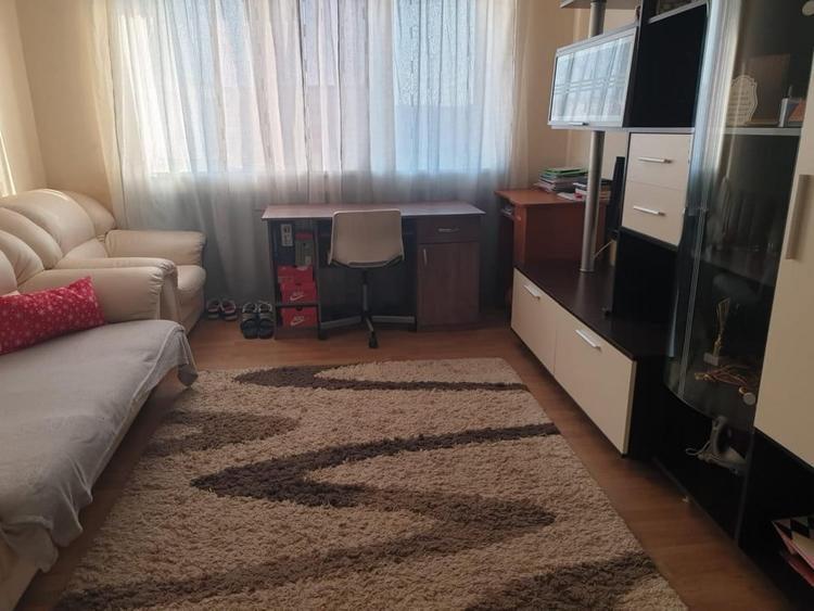 Apartament cu 3 camere decomandat, mobilat în Micro 16