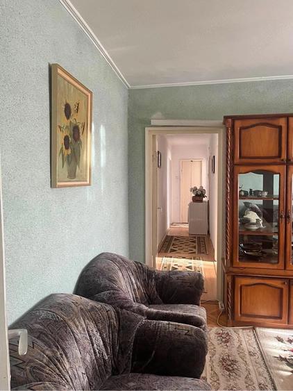 Apartament cu 4 camere nedecomandat în Crihala