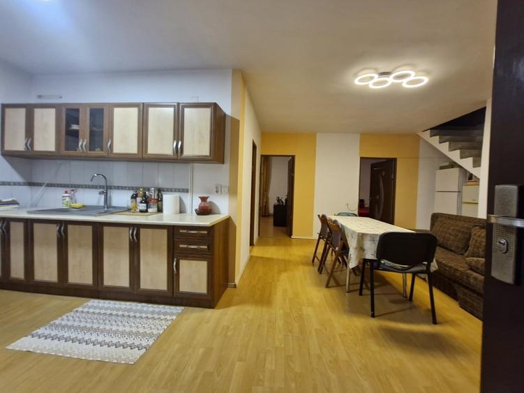 Casă cu 4 camere cu Teren 1000 Mp în Central