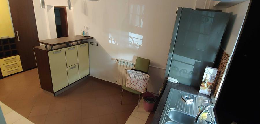 Apartament cu 3 camere decomandat în Calea Călărașilor