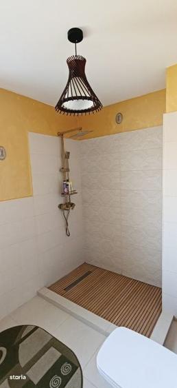 Casă cu 4 camere în Sub Coastă