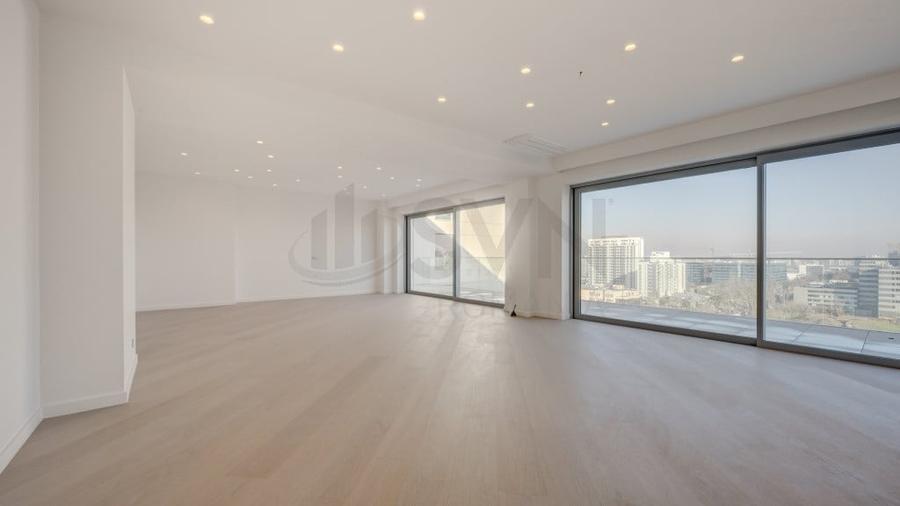 Apartament cu 4 camere decomandat în Aviației