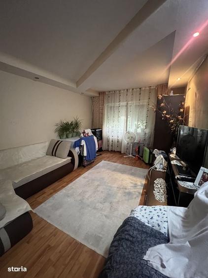 Apartament cu 2 camere decomandat în Sărari