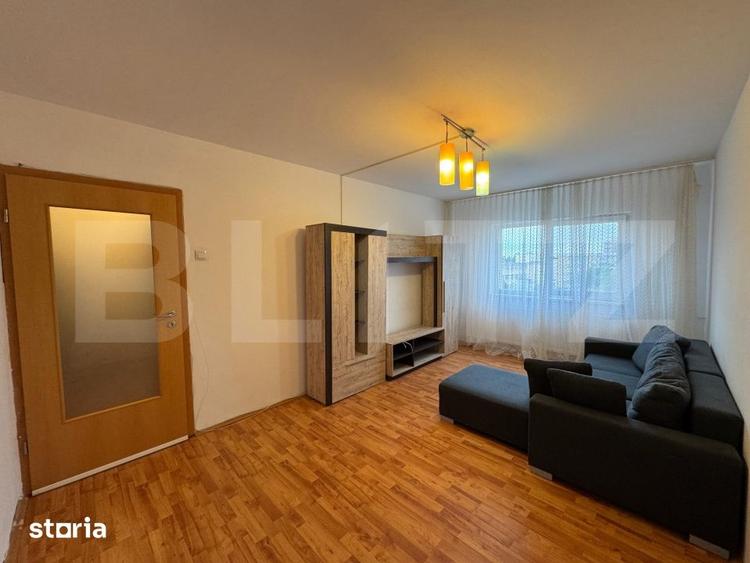 Apartament cu 3 camere decomandat în Sărari