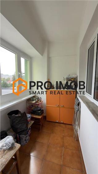 Apartament cu 3 camere decomandat, mobilat în 1 Decembrie