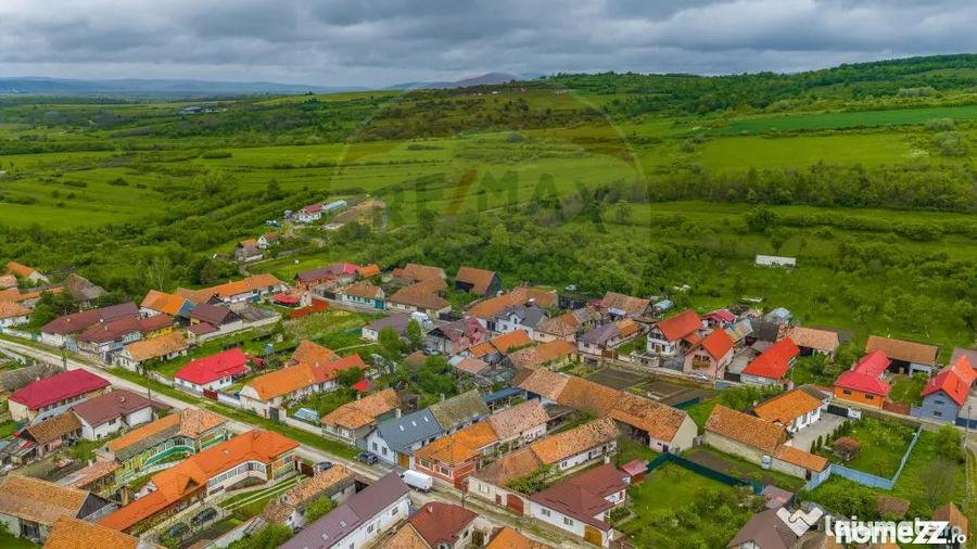 Casă cu 4 camere cu Teren 1068 Mp în Perșani