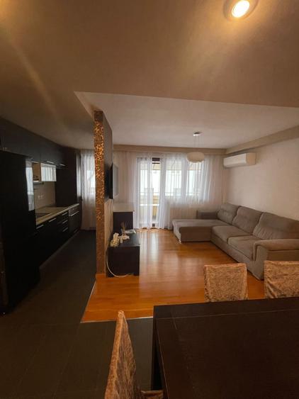 Apartament cu 3 camere decomandat, mobilat în Andrei Mureșanu