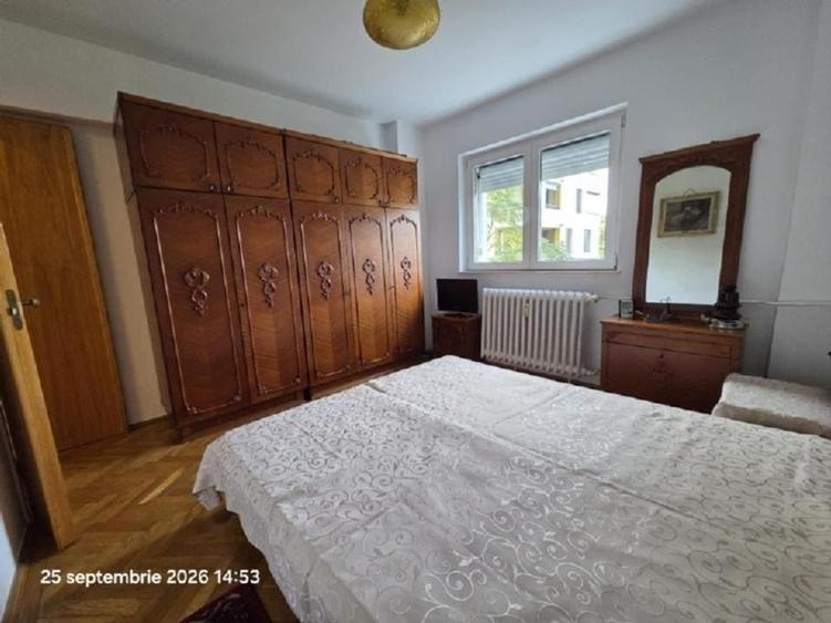 Apartament cu 4 camere decomandat, mobilat în Eroii Revoluției