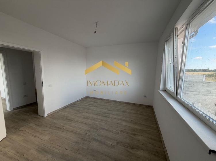 Duplex cu 3 camere cu Canalizare în Bucovăț (Remetea Mare)
