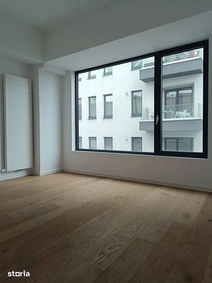 Apartament cu 3 camere decomandat în Aviației