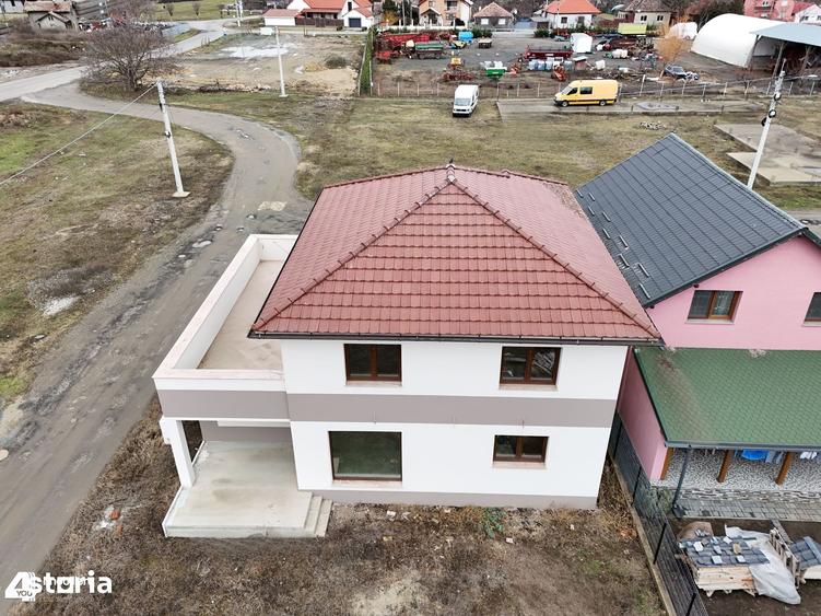 Casa noua din 2025 semifinisata, Curtici cartier nou, teren 500 mp - 15