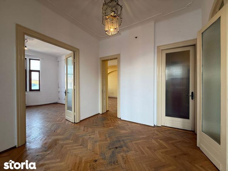 Apartament cu 3 camere decomandat în Central — fotografia 3