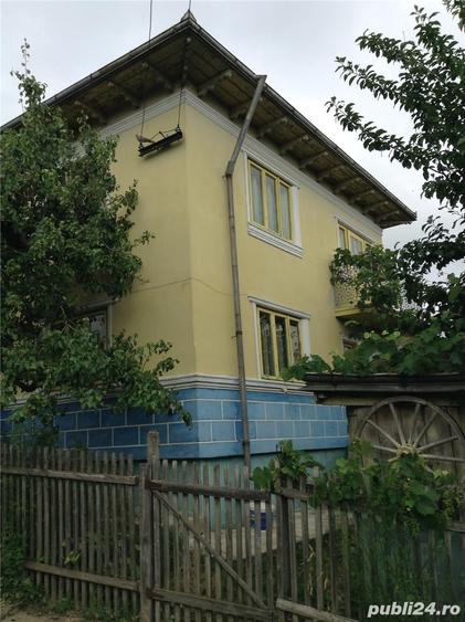Casă cu 6 camere cu Teren 8000 Mp în Mircești
