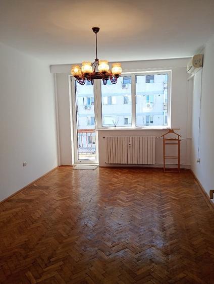 Apartament cu 4 camere decomandat în Ultracentral