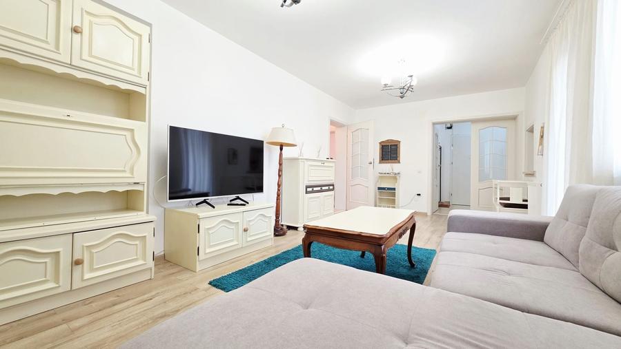 Apartament cu 3 camere decomandat în Ultracentral