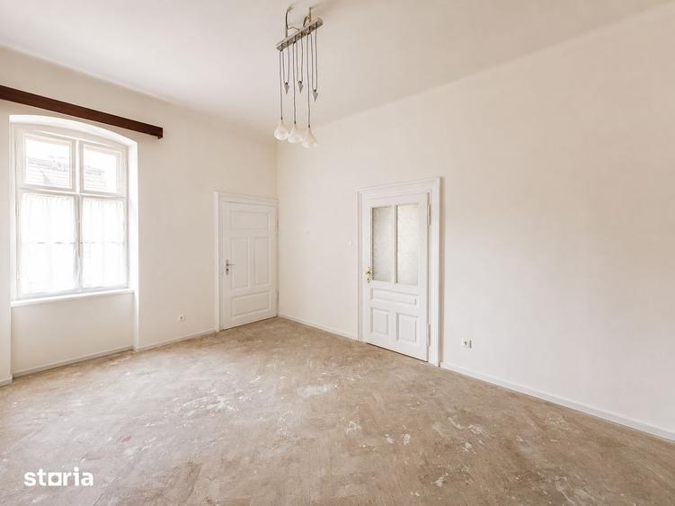 Apartament cu 4 camere în Centrul Istoric