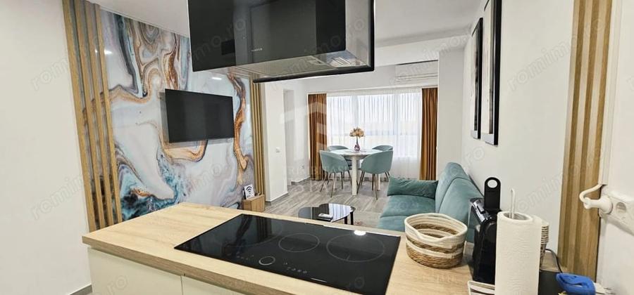 Apartament cu 3 camere semidecomandat în Central