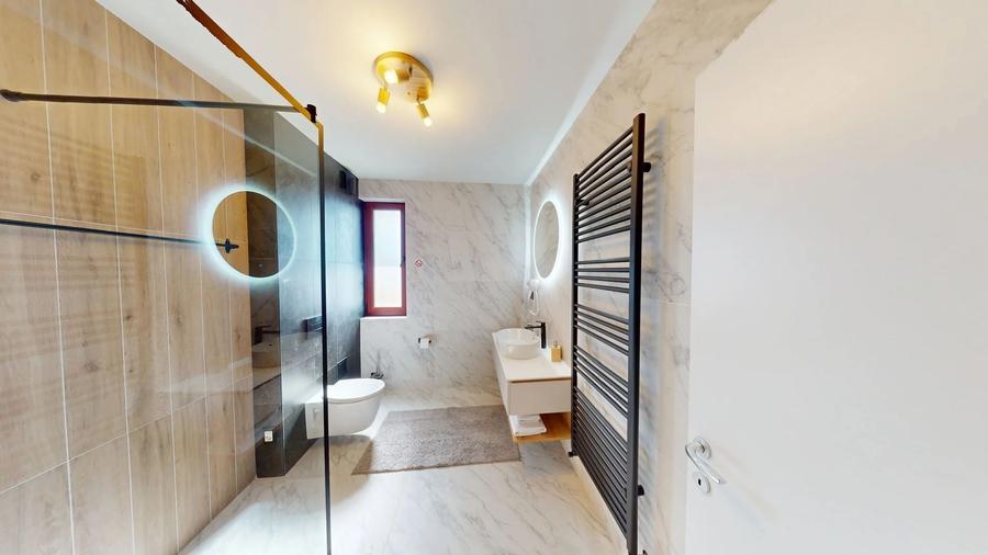 Apartament cu 2 camere semidecomandat, mobilat în Poiana Brașov