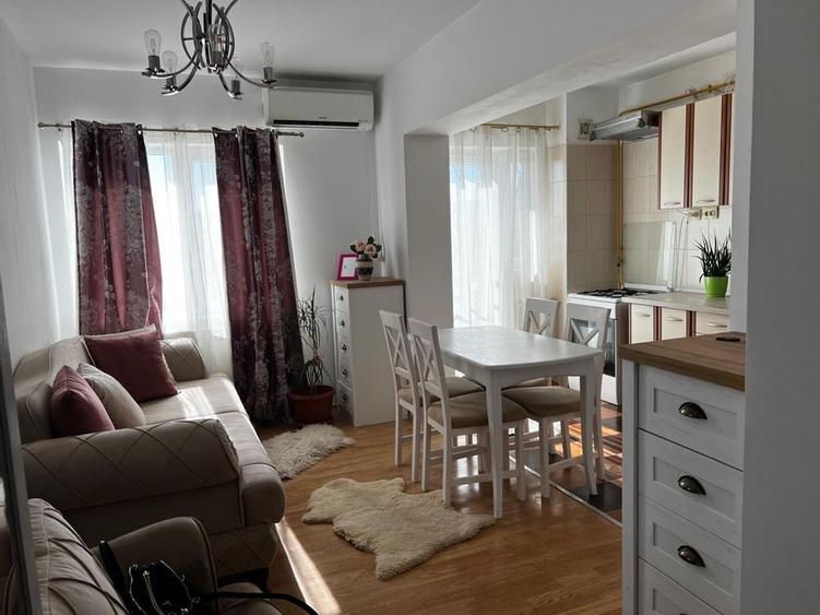 Apartament cu 3 camere decomandat în Păcurari