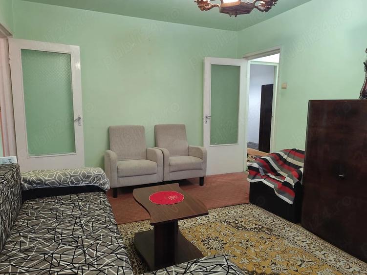 Apartament cu 3 camere semidecomandat în Șagului