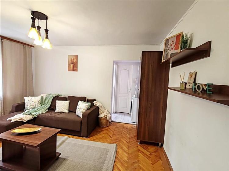 Apartament cu 2 camere semidecomandat, mobilat în Scriitorilor