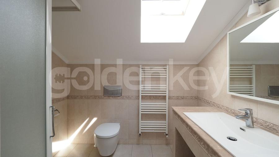 Vila cu finisaje moderne in complex rezidential - 39