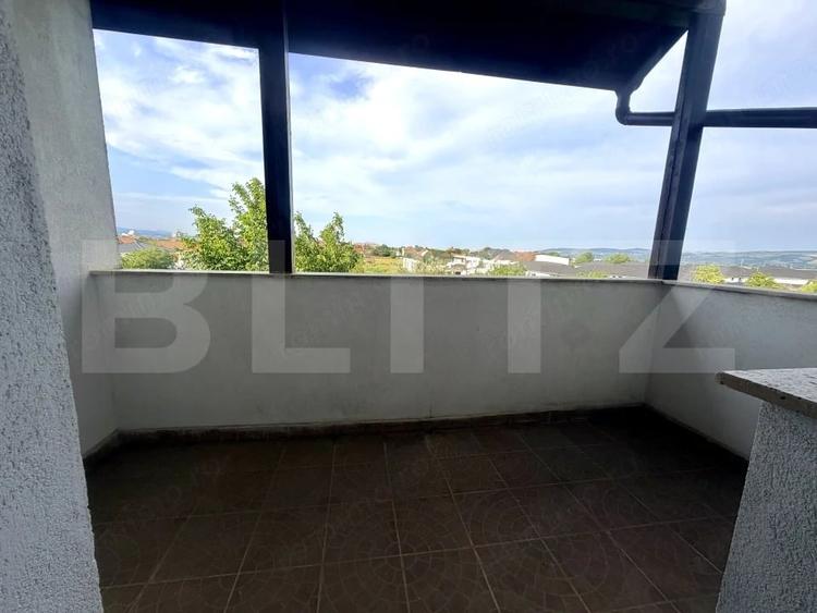 Apartament cu 5 camere decomandat în Cetate