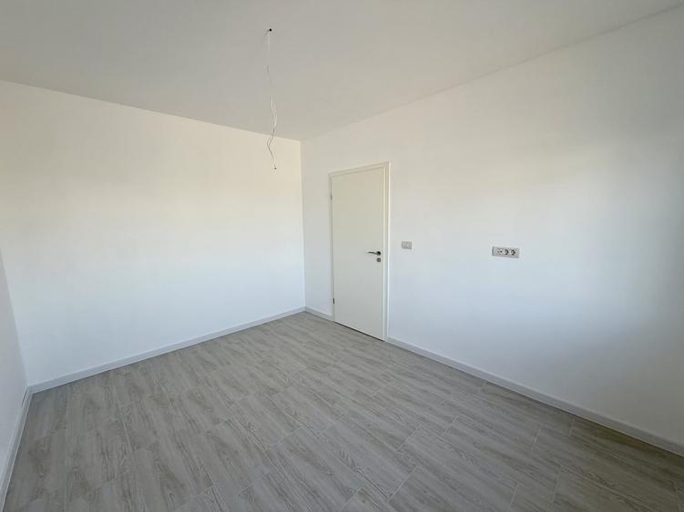 Duplex cu 3 camere cu Canalizare în Moșnița Veche