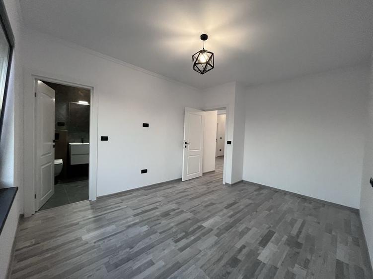 Casă cu 3 camere cu Teren 350 Mp în Central
