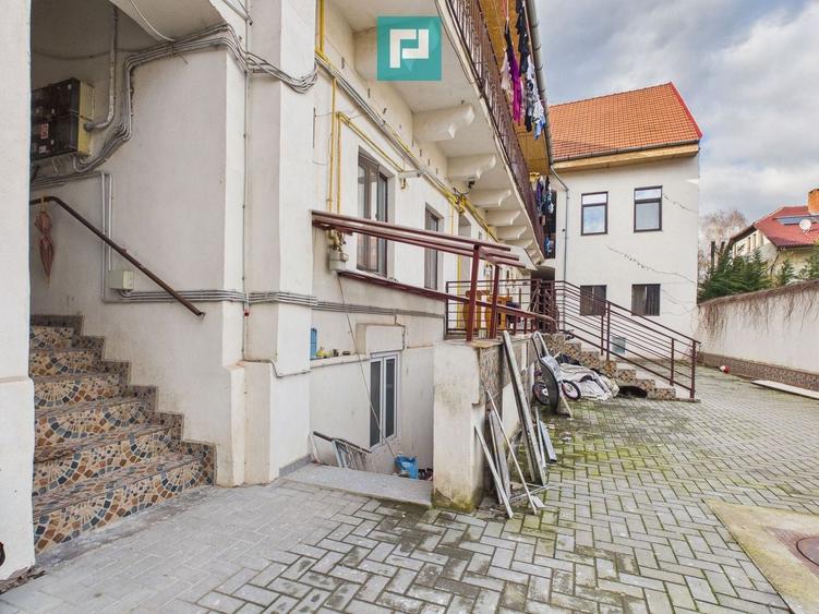 Apartament cu 3 camere semidecomandat în Boul Roșu