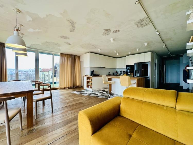 Penthouse cu 3 camere semidecomandat, mobilat în Grigorescu
