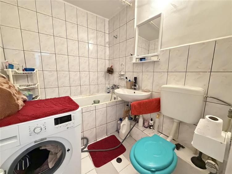 Apartament cu 3 camere decomandat în Rogerius