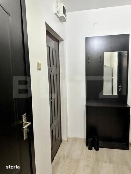 Apartament cu 3 camere semidecomandat în Central