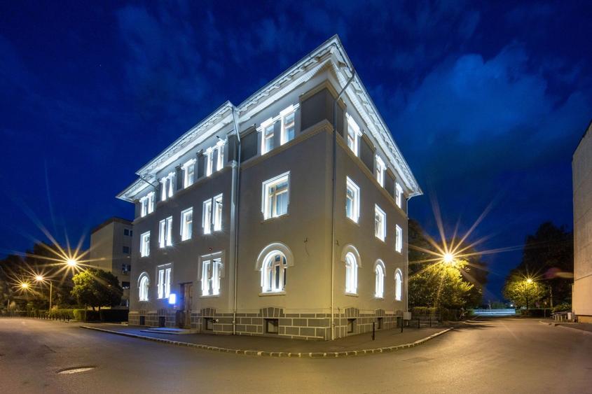 Birou, de 860 mp, în Centrul Civic