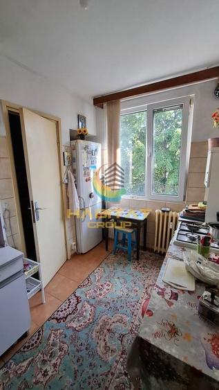 Apartament cu 4 camere decomandat în Brâncoveanu