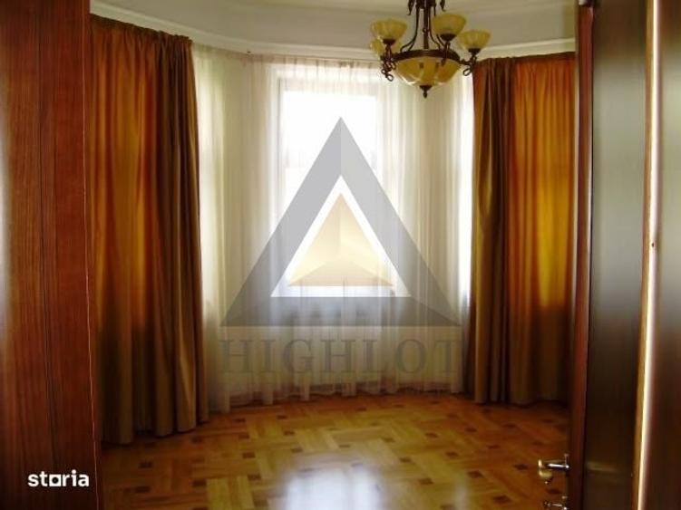 Apartament cu 4 camere în Capitale