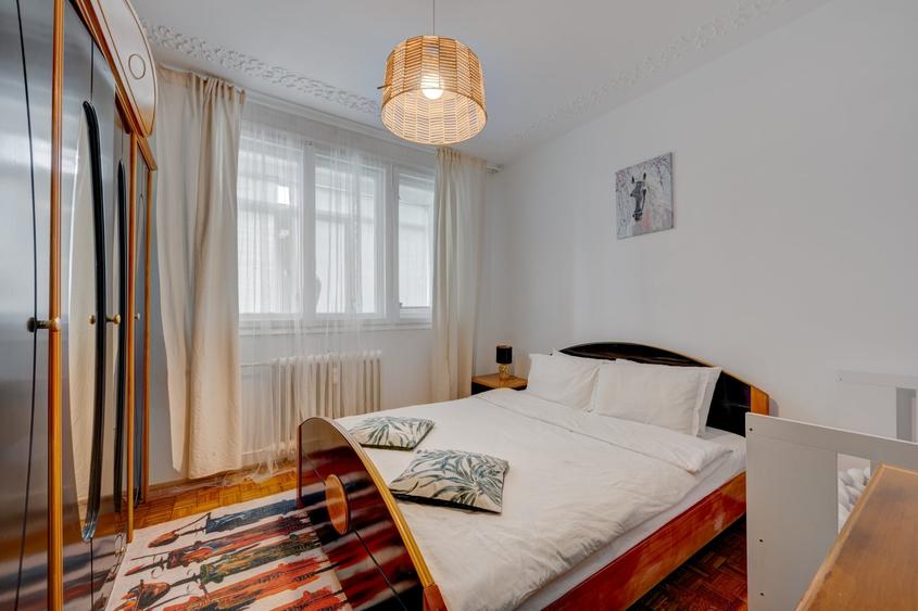 Apartament cu 2 camere semidecomandat, mobilat în 1 Mai