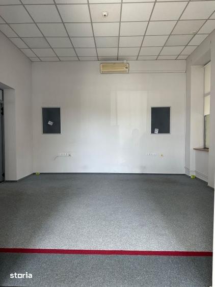 Spațiu comercial, de 230 mp, în Central