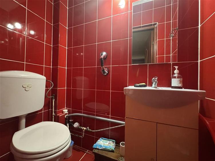 Apartament cu 3 camere decomandat, mobilat în Lunca Cetățuii