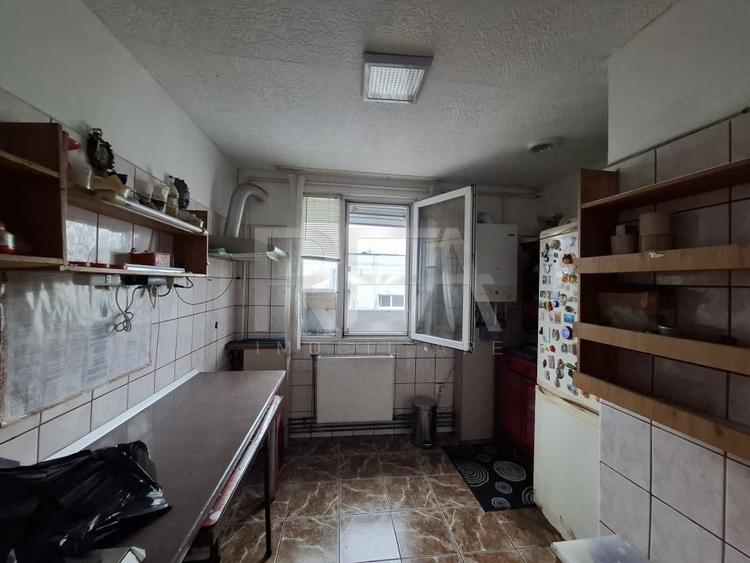 Apartament cu 3 camere decomandat în Drumul Taberei