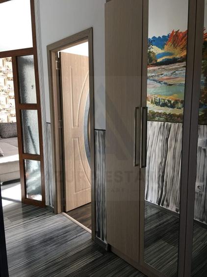 Apartament cu 3 camere decomandat, mobilat în Exterior Vest