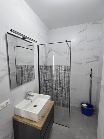 Apartament cu 2 camere semidecomandat în Petrești