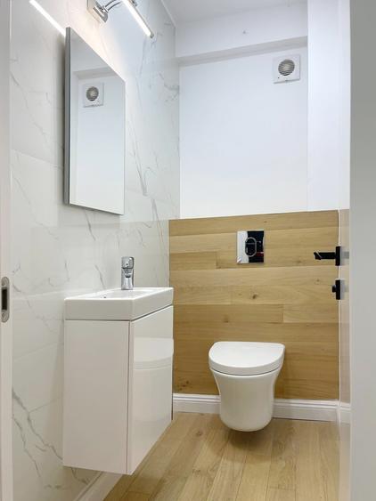 Apartament cu 3 camere decomandat în Polonă