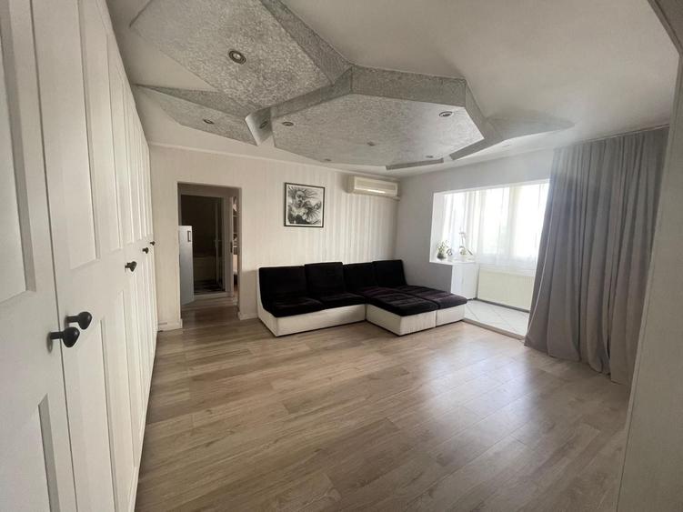 Apartament cu 3 camere decomandat în Iosia