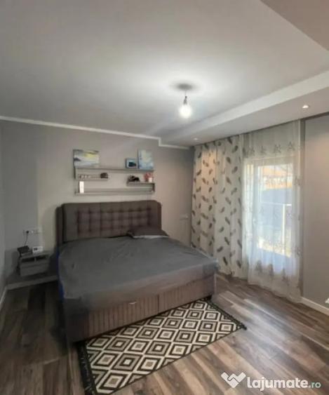 Casă cu 4 camere cu Teren 654 Mp în Satu Nou de Jos