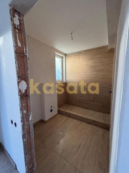 Casă individuală cu 4 camere cu Canalizare în Domnești