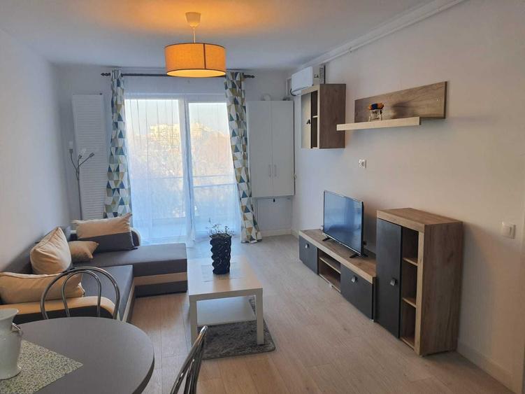 Apartament cu 2 camere decomandat în Exterior Vest