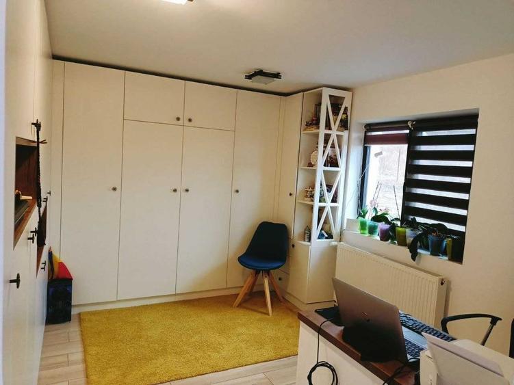 Casă cu 4 camere în Schitu Duca