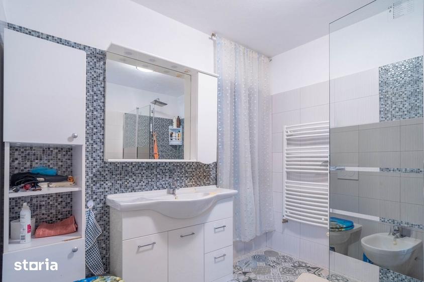Casă cu 4 camere cu Teren 2825 Mp în Păuliș