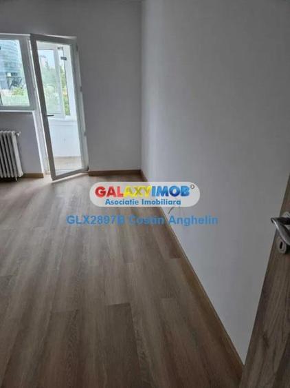 Apartament cu 3 camere decomandat în Splaiul Unirii